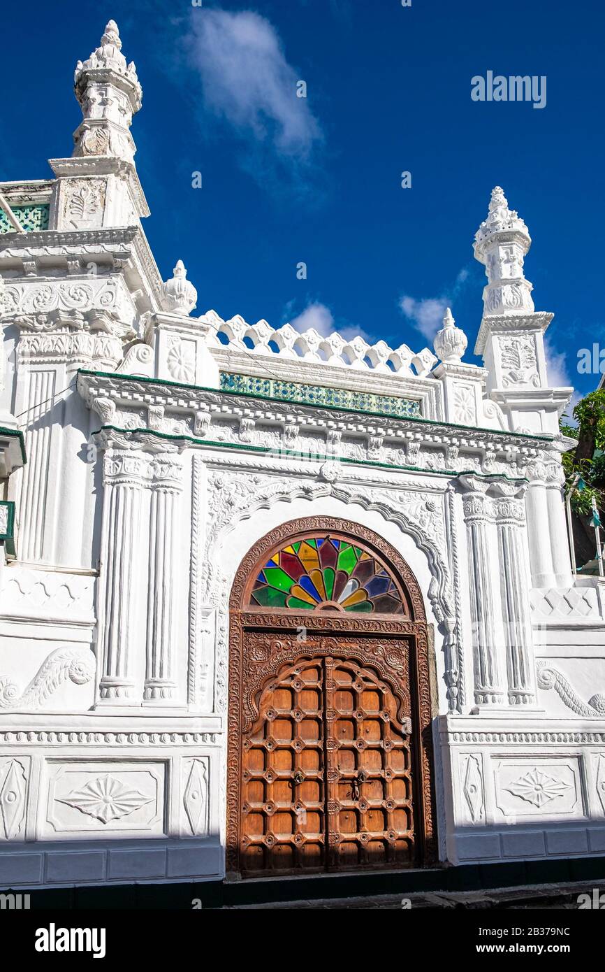 Porte ornée de la Jummah Masjid